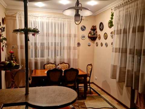 будинок за адресою Руставелі вул.