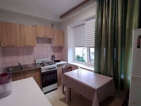 квартира за адресою Перова, 40Б
