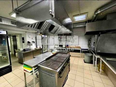 комерційна за адресою Володимирська вул., 92/39