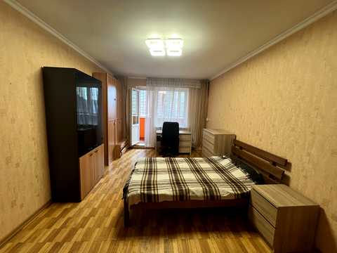 квартира за адресою Анни Ахматової вул., 15