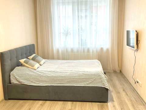 квартира по адресу Українська ул., 83б