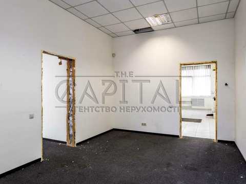 коммерческая по адресу Миколы Бажана просп., 12