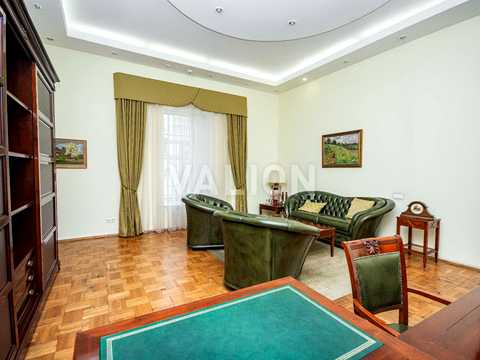 комерційна за адресою Київ, Трьохсвятительська вул., 11