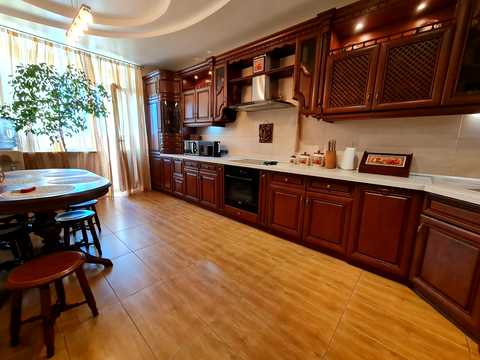 квартира за адресою Верховинна вул., 37