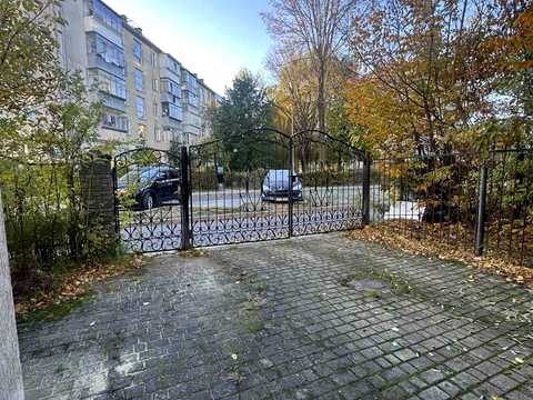 комерційна за адресою Баштанна вул., 3