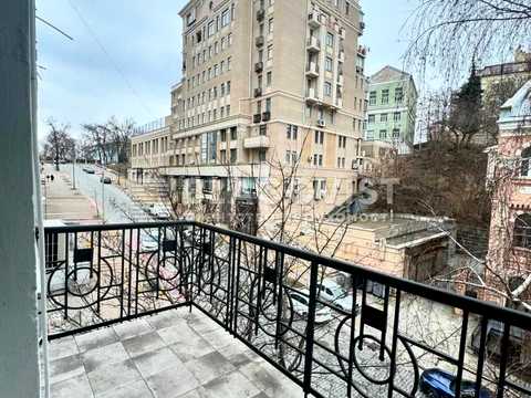 комерційна за адресою Архітектора Городецького вул., 17/1