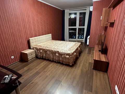 квартира по адресу Драгоманова ул., 2-Б