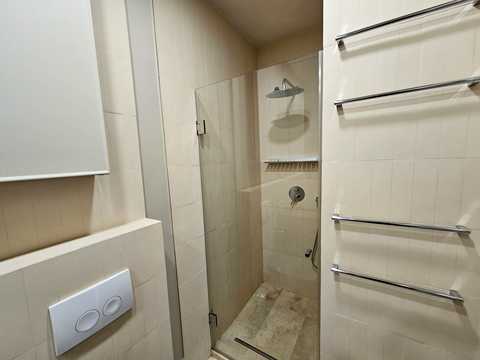 квартира за адресою Салютна вул., 2к1