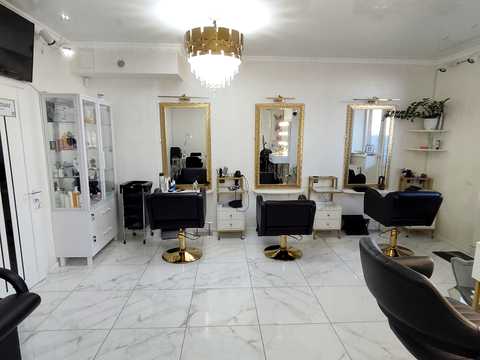 комерційна за адресою Торгова вул., 1