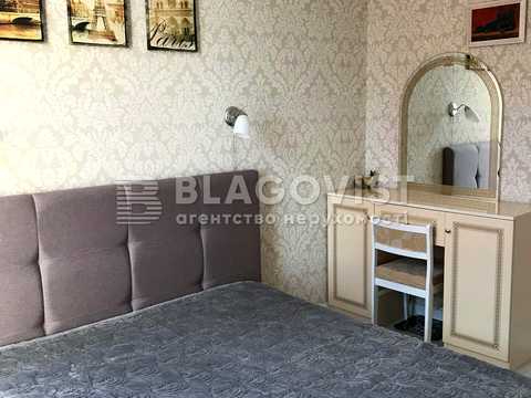 квартира за адресою Регенераторна вул., 4 к3