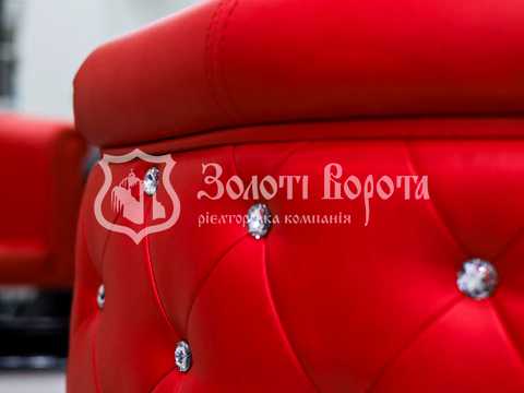 комерційна за адресою Молодіжна вул., 12