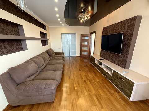 квартира за адресою Салютна вул., 1-Б