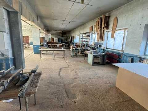 комерційна за адресою смт. Великі Бірки, Шкільна вул., 1