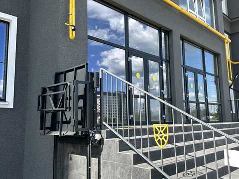 комерційна за адресою Івана Кожедуба вул., 3-А