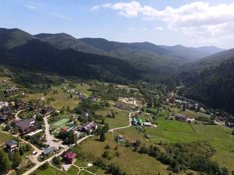 участок по адресу Піги