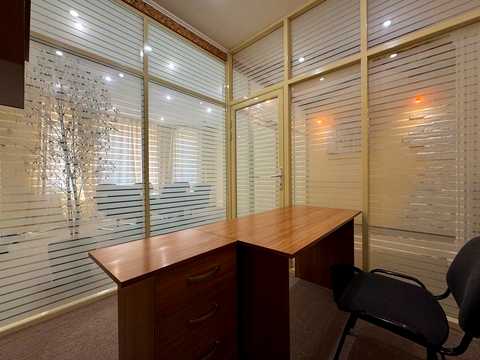 комерційна за адресою Дмитрівська вул., 56-Б