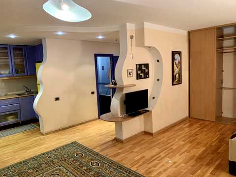 квартира за адресою Анни Ахматової вул., 3