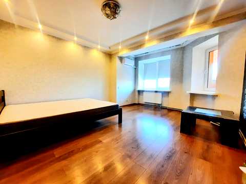 квартира за адресою Красносельского, 37