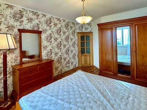квартира по адресу Драгоманова ул., 31