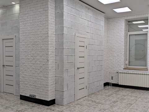 комерційна за адресою Миколи Бажана просп., 12