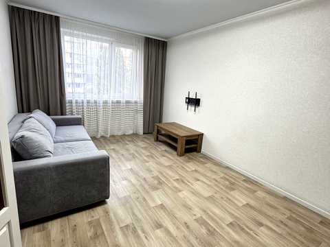 квартира за адресою Метробудівників вул., 42