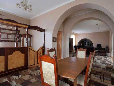 комерційна за адресою Черняховського вул., 36