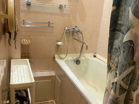 квартира за адресою Дніпровська набережна вул., 11-А