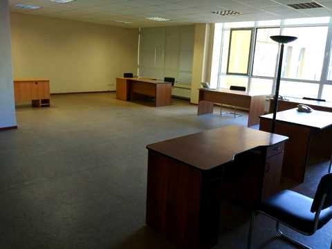 комерційна за адресою Харківське шосе, 19