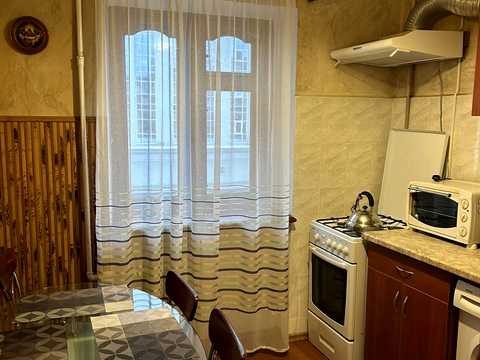 квартира за адресою Краснова вул., 4