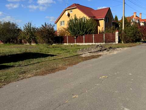 участок по адресу Мисливська