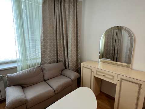 квартира за адресою Анни Ахматової вул., 35-А