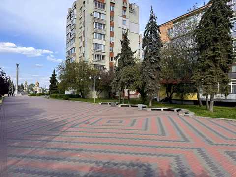 комерційна за адресою Святотроїцька вул., 23
