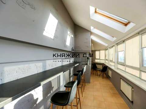 комерційна за адресою Клінічна вул., 23/25