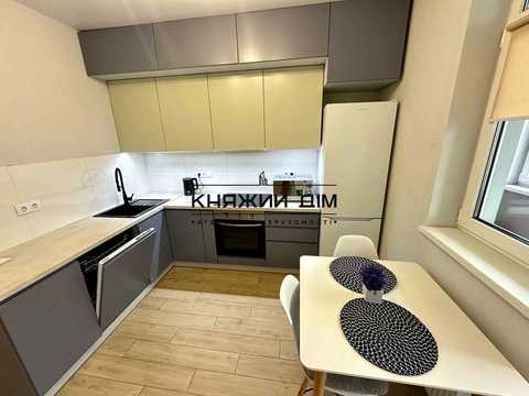 квартира за адресою Ревуцького вул., 40-Б