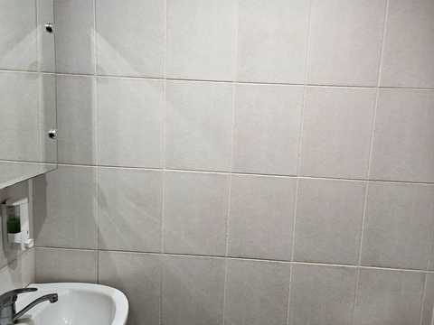 комерційна за адресою Драгоманова вул., 6-А