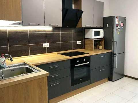 квартира за адресою Сім'ї Кульженків вул. (Петра Дегтяренка), 35