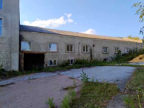 комерційна за адресою Центральна, 90