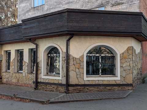 комерційна за адресою Василя Червонія вул. (Гагаріна), 45