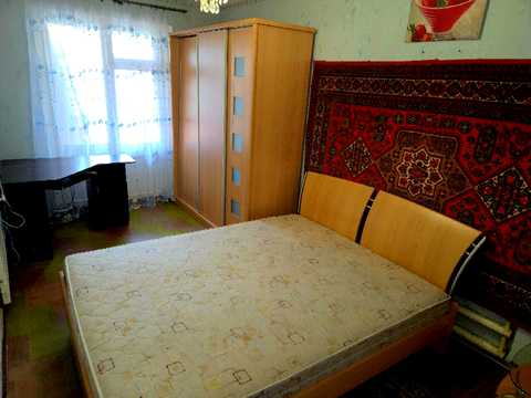 квартира за адресою Космодромна вул., 8