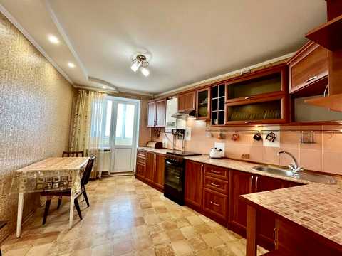 квартира по адресу Степана Бандеры ул., 60А