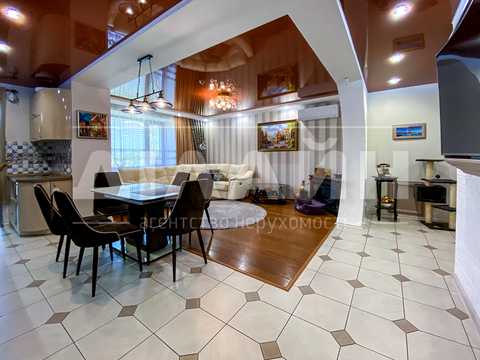 квартира за адресою Поштова вул. (Горького), 1