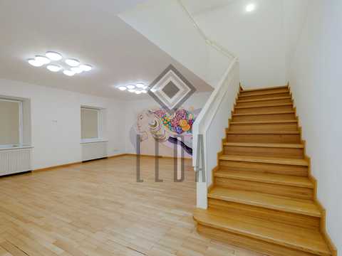 комерційна за адресою Драгоманова вул., 31-В