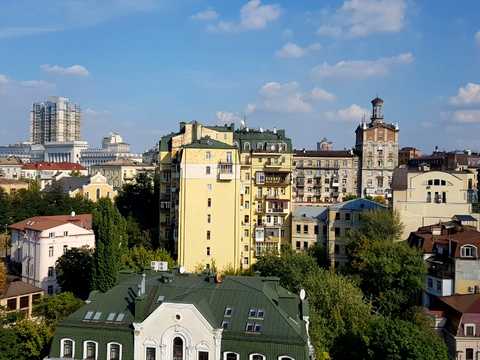 комерційна за адресою Круглоуніверситетська вул., 3-5