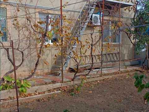 будинок за адресою 32-га Лінія вул., 1