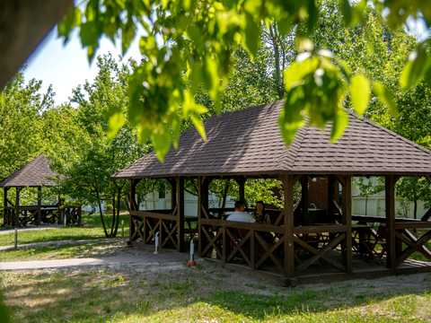 комерційна за адресою Героїв Космосу вул., 4
