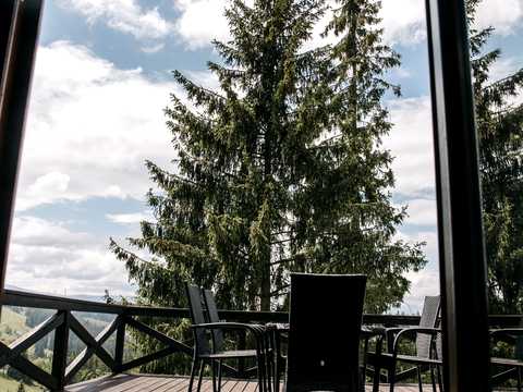 комерційна за адресою с. Яблуниця, Степана Бандери, 30