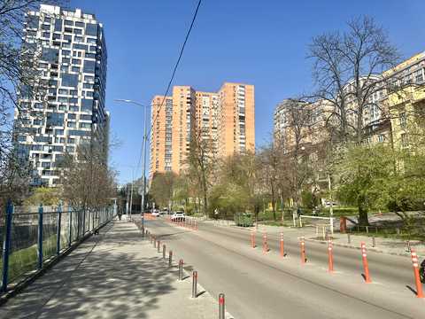 комерційна за адресою Василя Тютюнника вул. (Анрі Барбюса), 5-А