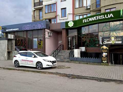 комерційна за адресою Олександра Довженка вул., 21-Б