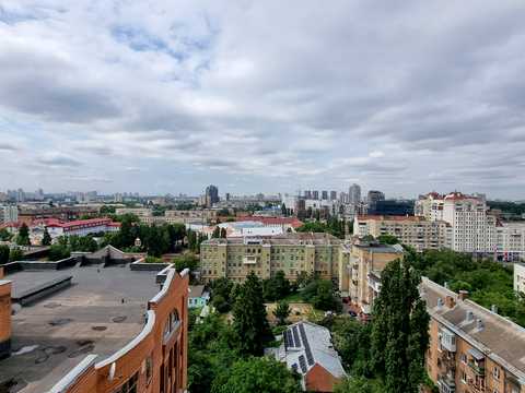 комерційна за адресою Герцена вул., 25