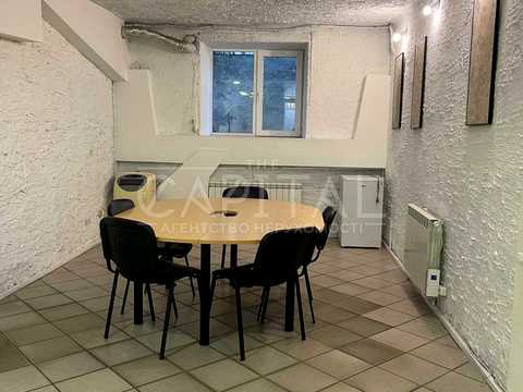 комерційна за адресою Бастіонна вул., 2/1
